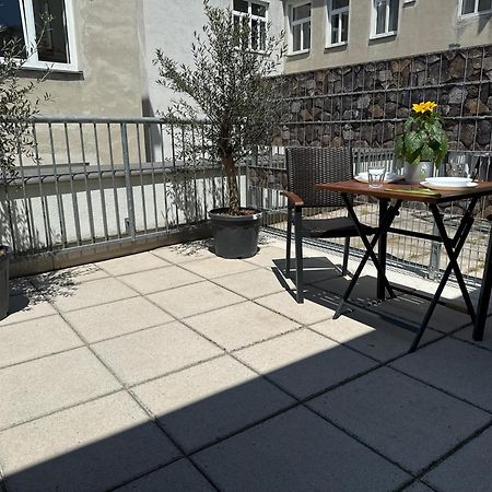 Apartament Klein Aber Fein Mit Terrasse Wiedeń Zewnętrze zdjęcie