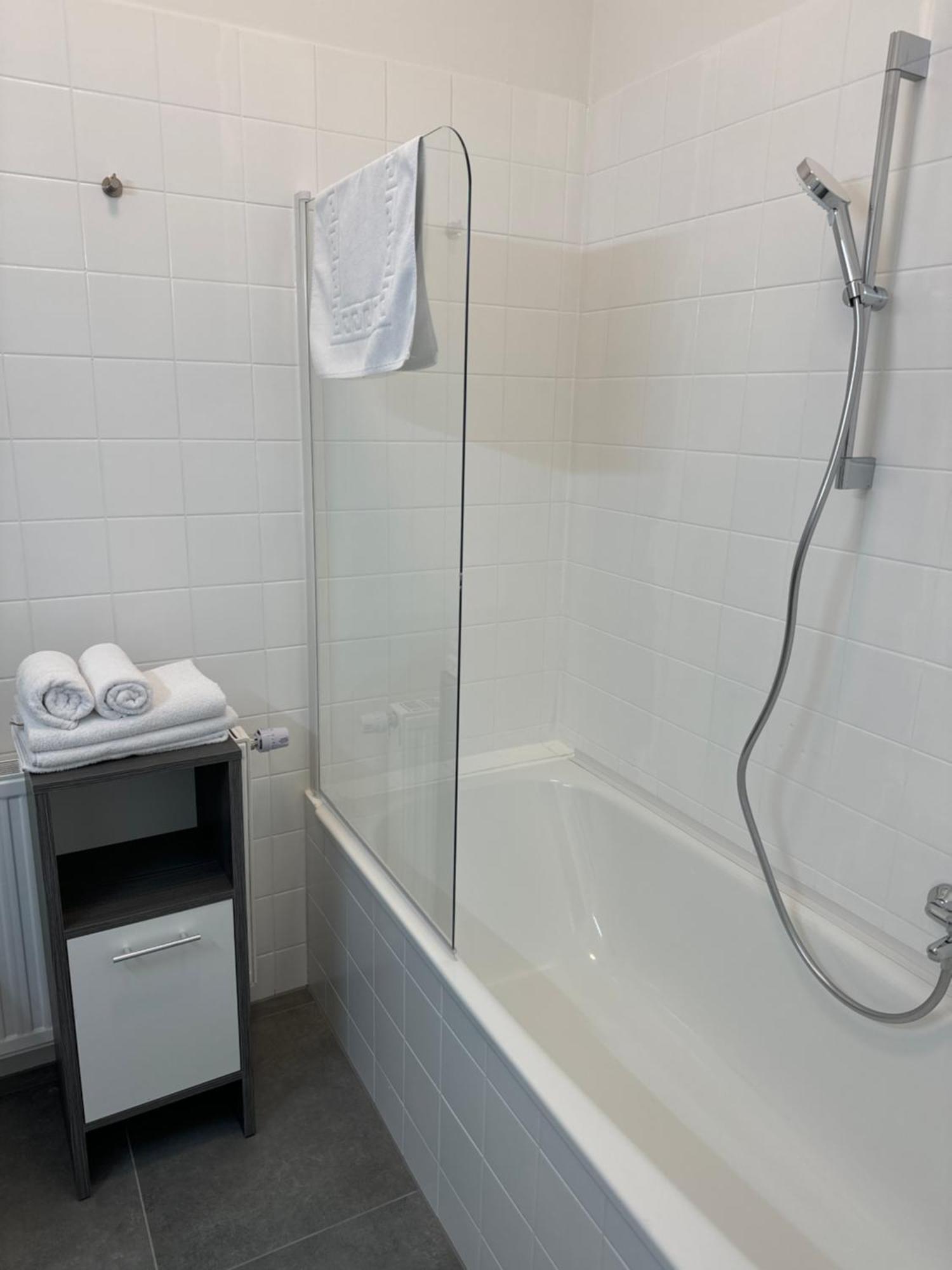 Apartament Klein Aber Fein Mit Terrasse Wiedeń Zewnętrze zdjęcie