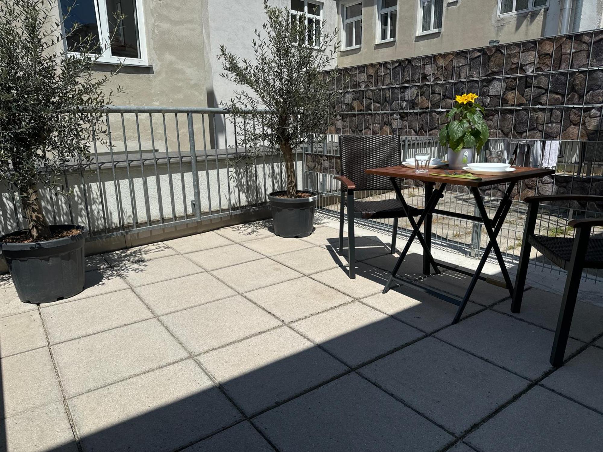 Apartament Klein Aber Fein Mit Terrasse Wiedeń Zewnętrze zdjęcie